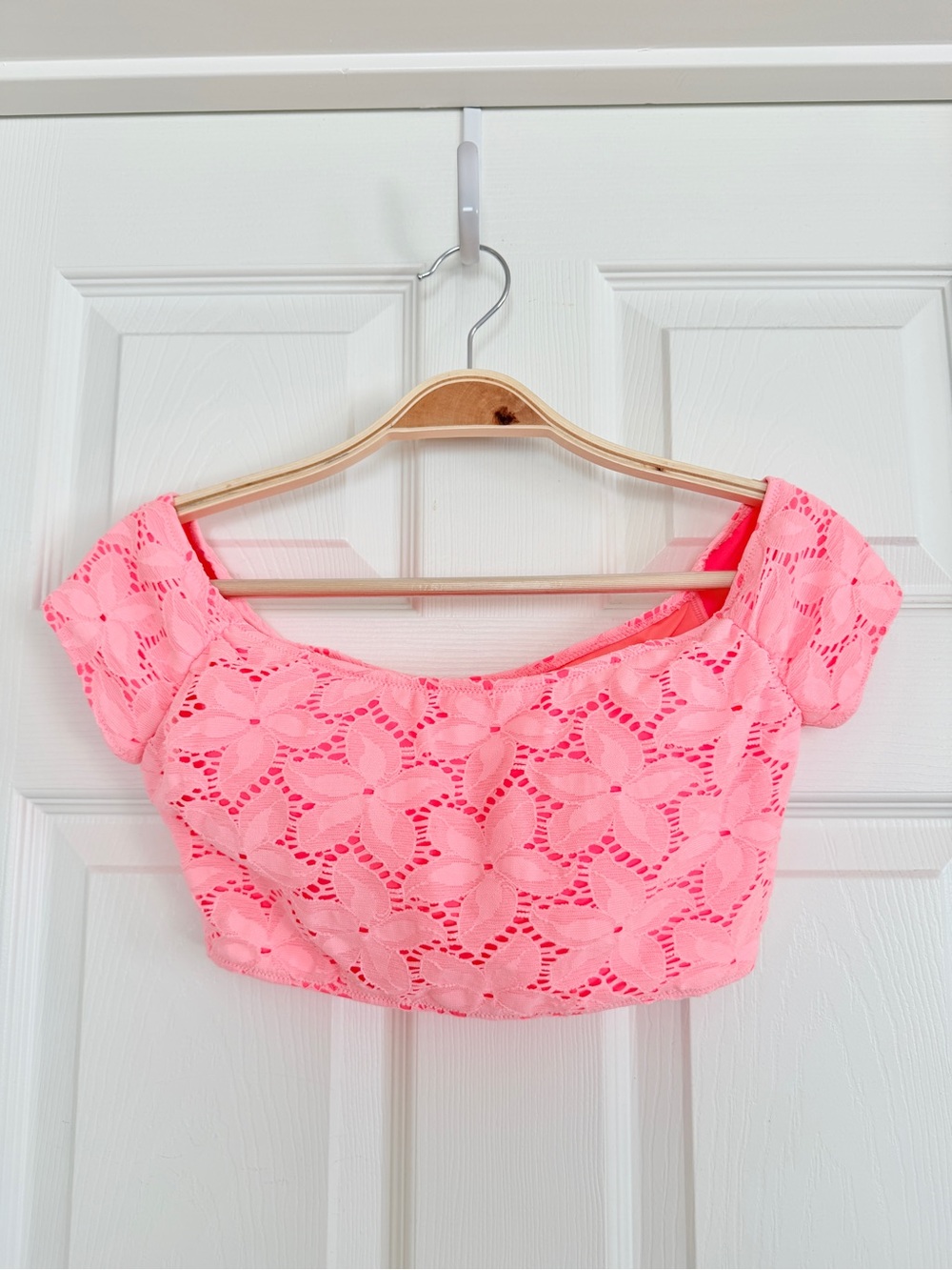 🌺 Victoria’s Secret Neon Orange Hibiscus Floral Lace Swim Top Removal Padding